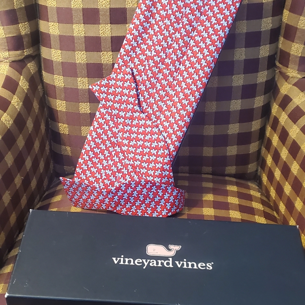 Vineyard Vines Bow tie and cummerbund set
